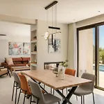 Deos Villa *