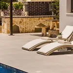 Deos Villa *